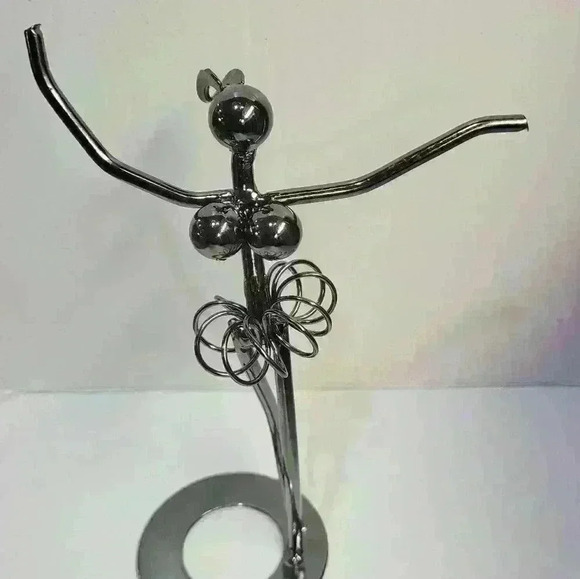 Metal- Ballerina Dancer Figure - Picture 3 of 5